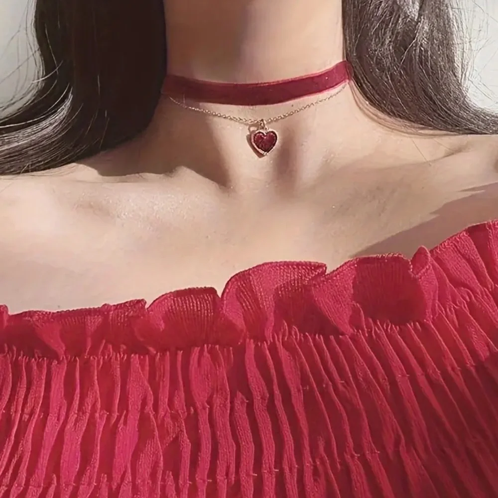 Elegant Heart Pendant Choker Necklace Set. 2 pcs red & black Necklace ❤️